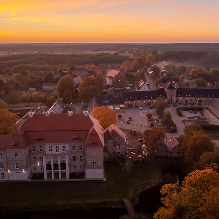 Palac Siemczyno Hotel Екстериор снимка